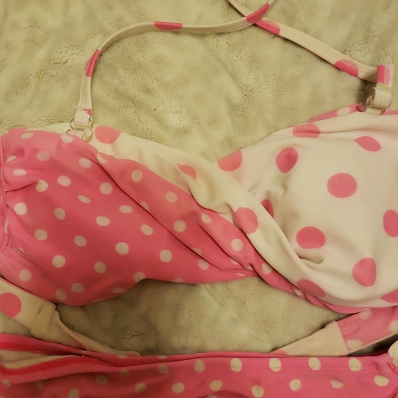 Bikini - Picture 2 of 4